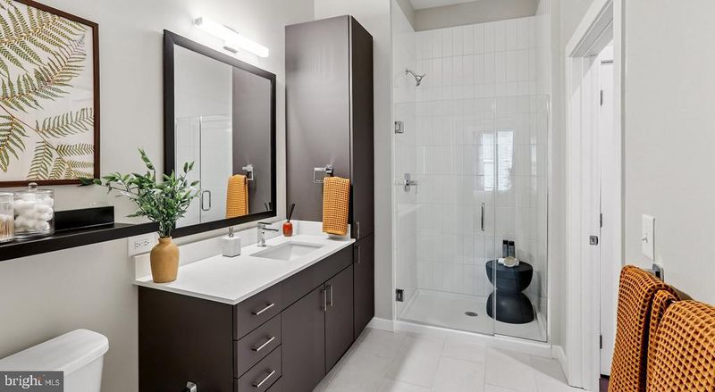 4851 Ellin Rd #121, Hyattsville, MD 20784