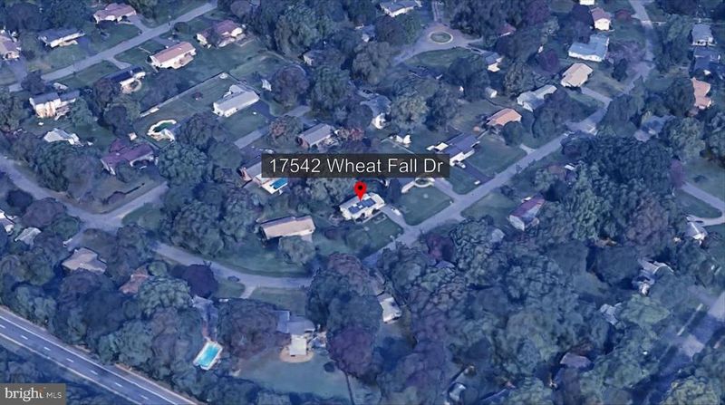 17542 Wheat Fall Dr, Rockville, MD 20855