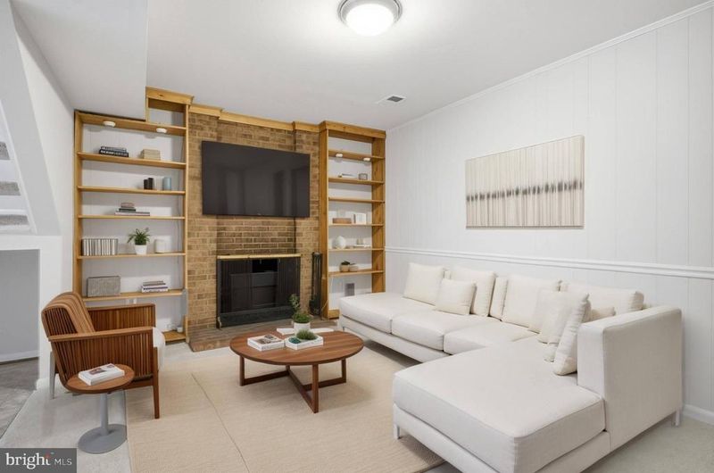 3054 Mission Square Dr, Fairfax, VA 22031
