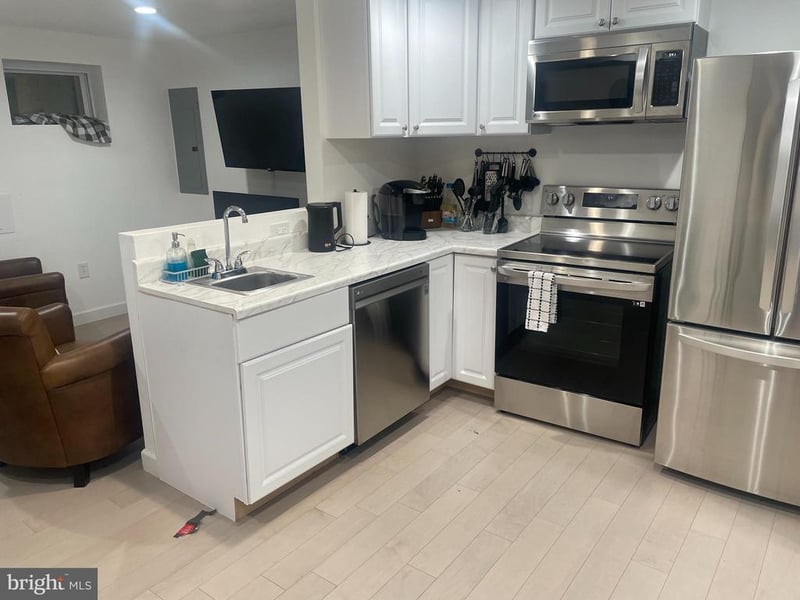 906 I St SE #1, Washington, DC 20003