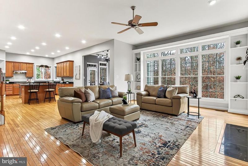 6209 Waterlily Ct, Alexandria, VA 22310
