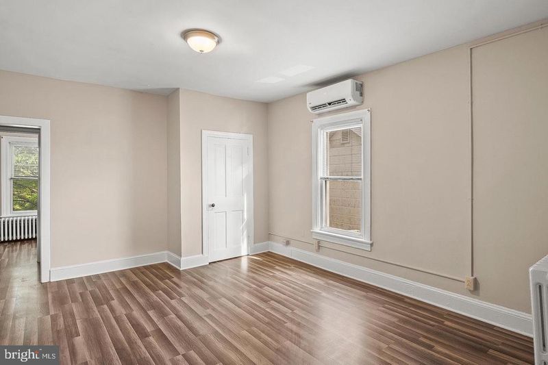 305 9th St #4, Laurel, MD 20707
