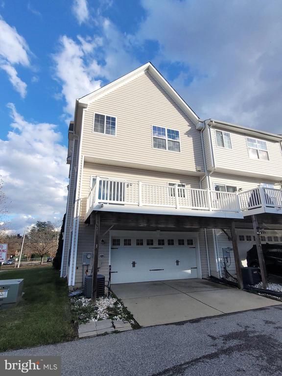 8 Cindy Ln, Capitol Heights, MD 20743
