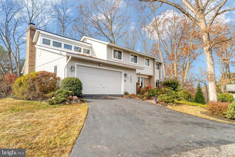 10906 Miller Rd, Oakton, VA 22124