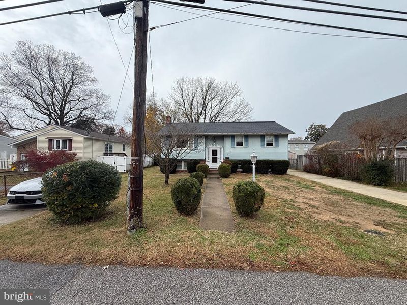 206 Glen Rd, Pasadena, MD 21122