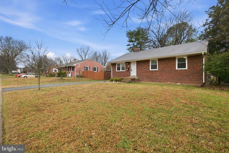 3908 Braddock Rd, Alexandria, VA 22312