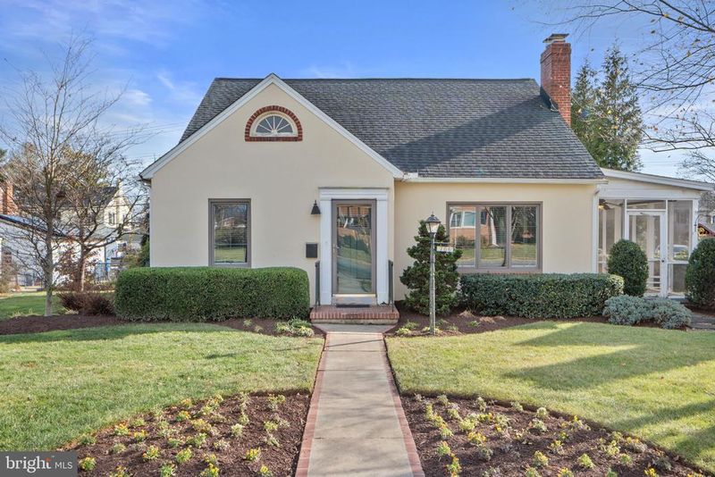706 Fairview Ave, Frederick, MD 21701