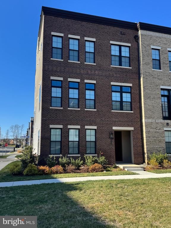 22188 Webster Park Ter, Ashburn, VA 20148