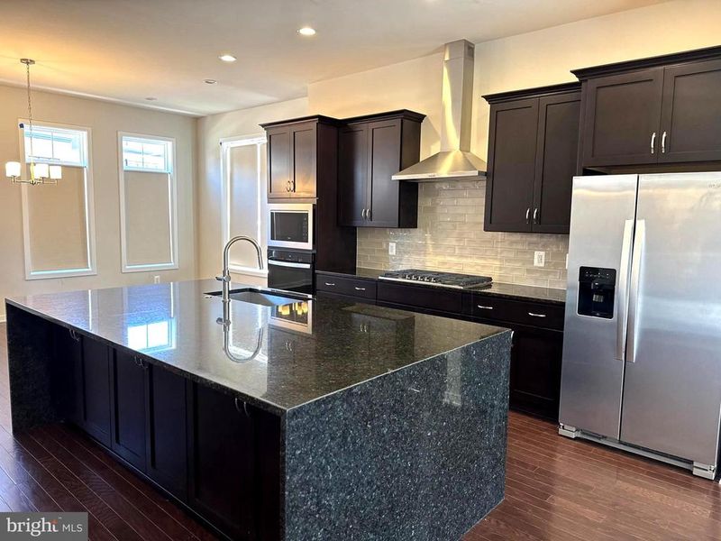 22188 Webster Park Ter, Ashburn, VA 20148