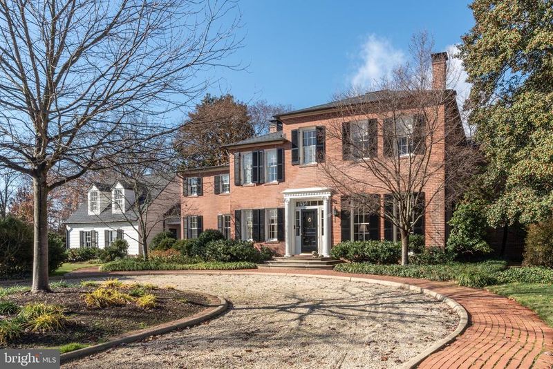 616 Fort Williams Pw, Alexandria, VA 22304
