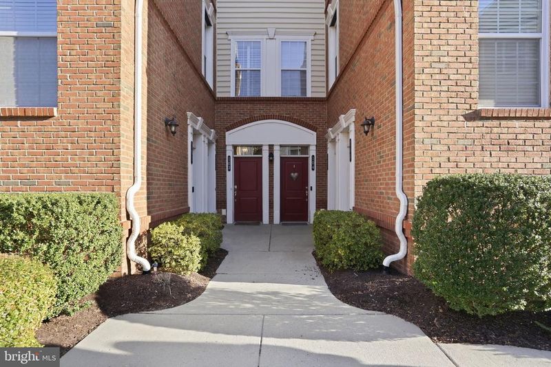 43031 Foxtrail Woods Ter #103, Ashburn, VA 20148