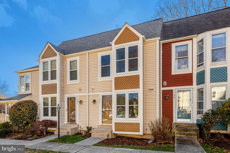 11200 Silentwood Ln, Reston, VA 20191