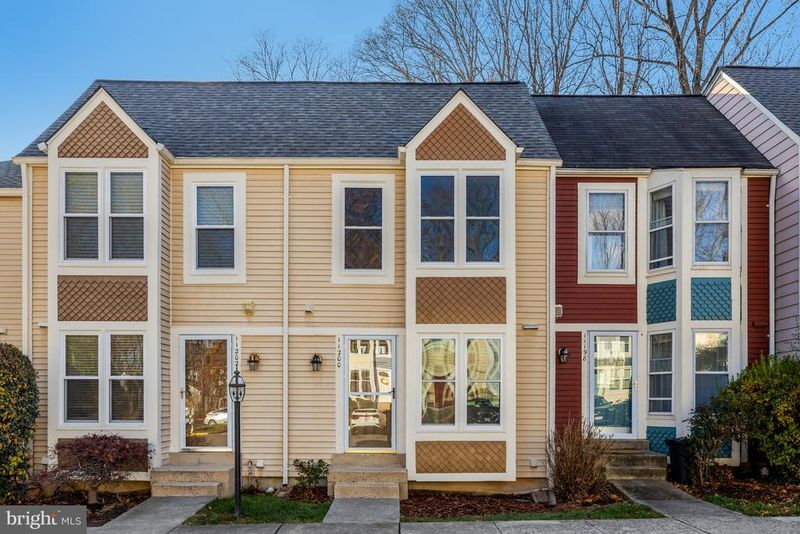 11200 Silentwood Ln, Reston, VA 20191