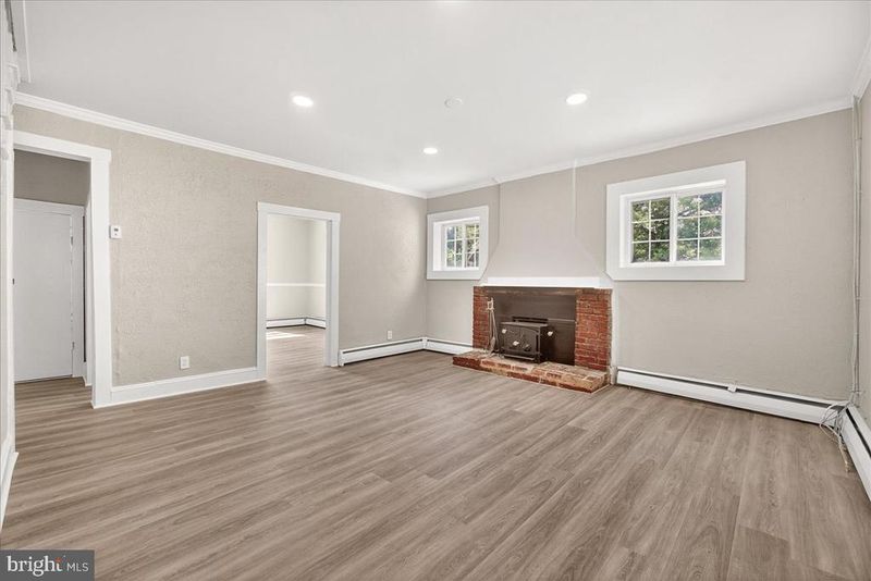 6215 Clifton Rd, Braddock Heights, MD 21714