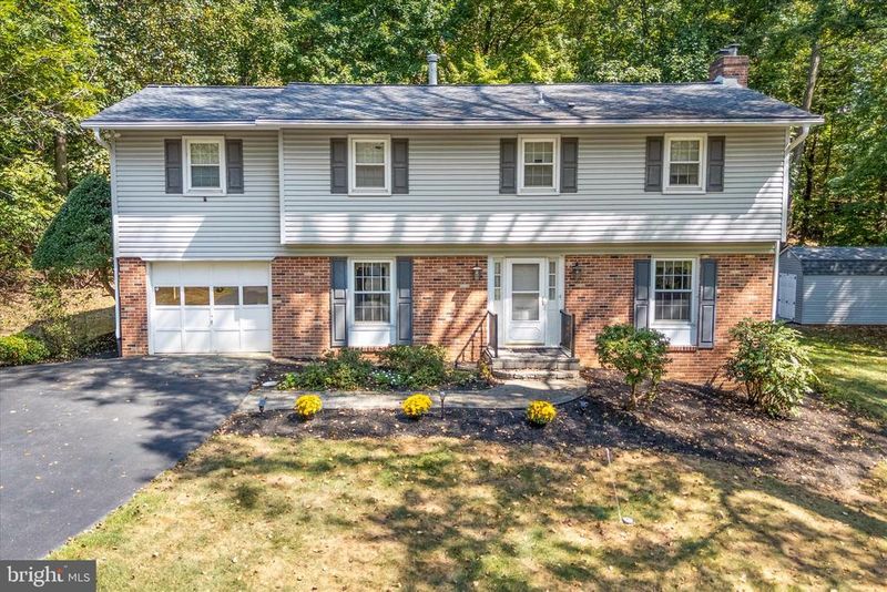5407 Woodlyn Ct, Frederick, MD 21703