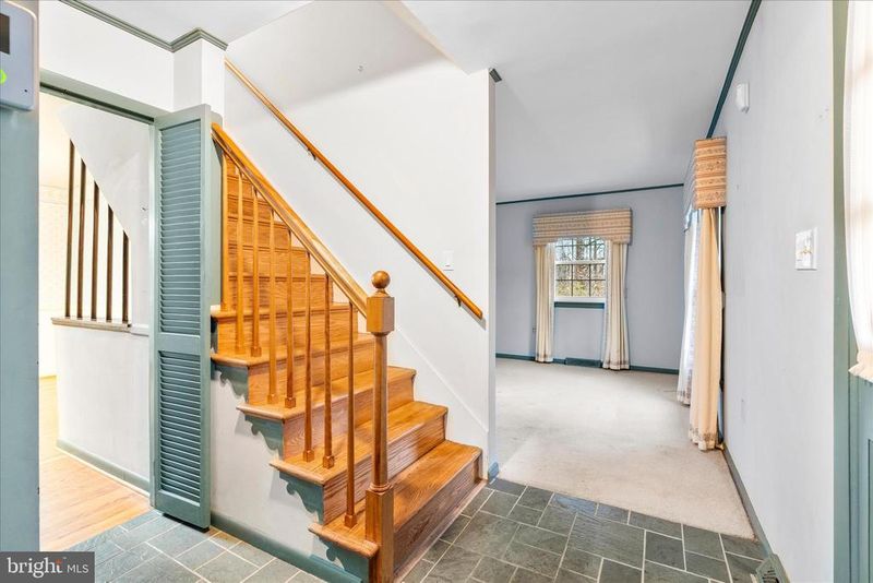 5407 Woodlyn Ct, Frederick, MD 21703