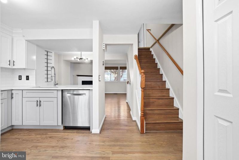 2858 New Providence Ct, Falls Church, VA 22042