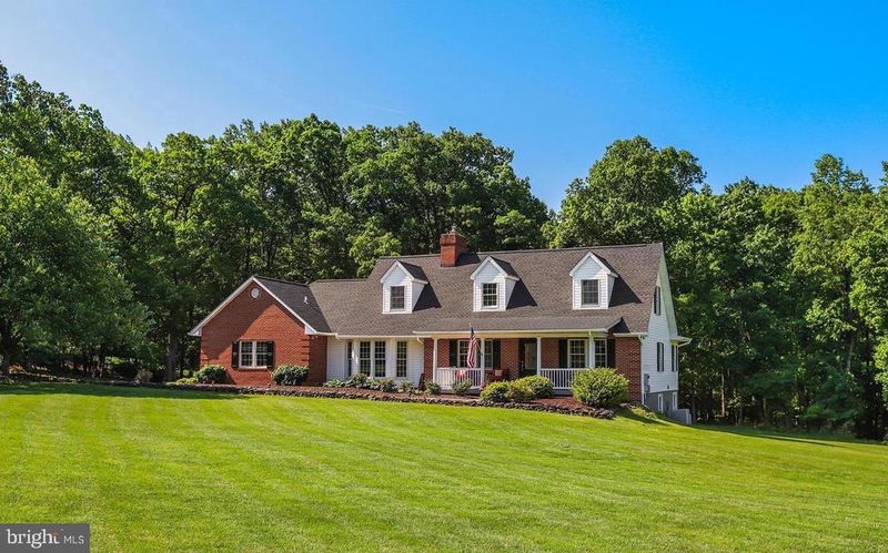 18180 Turnberry Dr, Round Hill, VA 20141