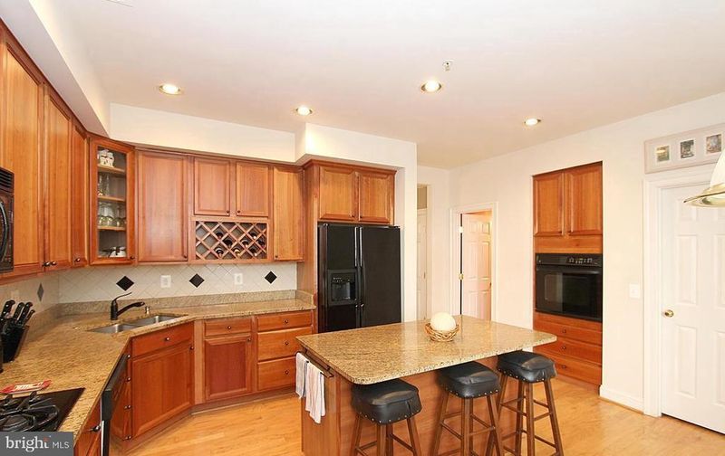 537 Longhorn CRESCENT, Rockville, MD 20850