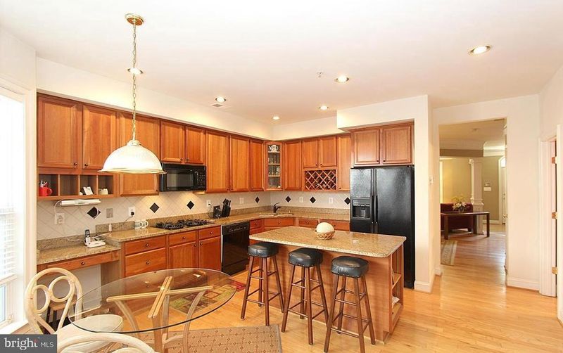 537 Longhorn CRESCENT, Rockville, MD 20850