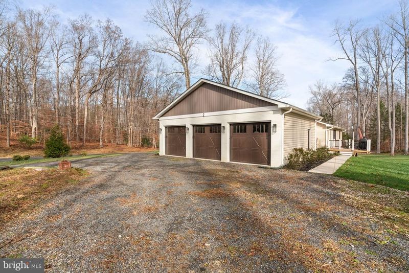11049 Newood Dr, Manassas, VA 20111