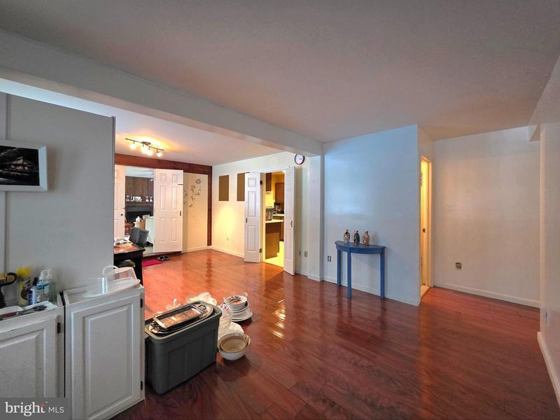 7117 Judith Ave, Alexandria, VA 22315