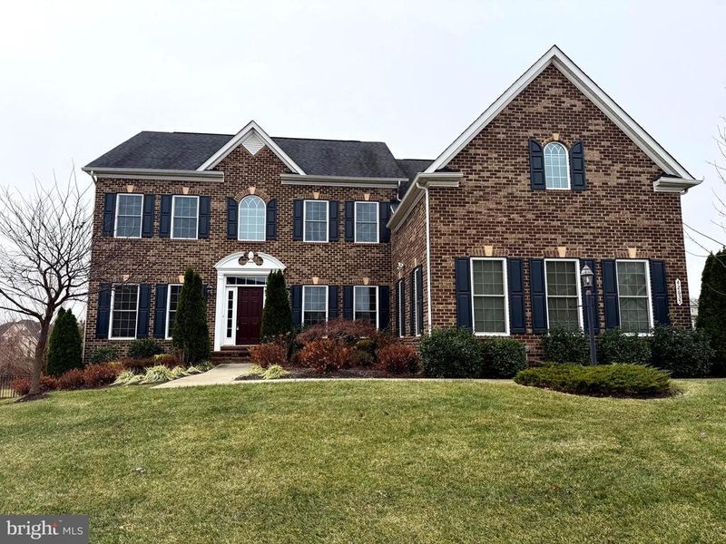 42635 Gold Thread Dr, Chantilly, VA 20152