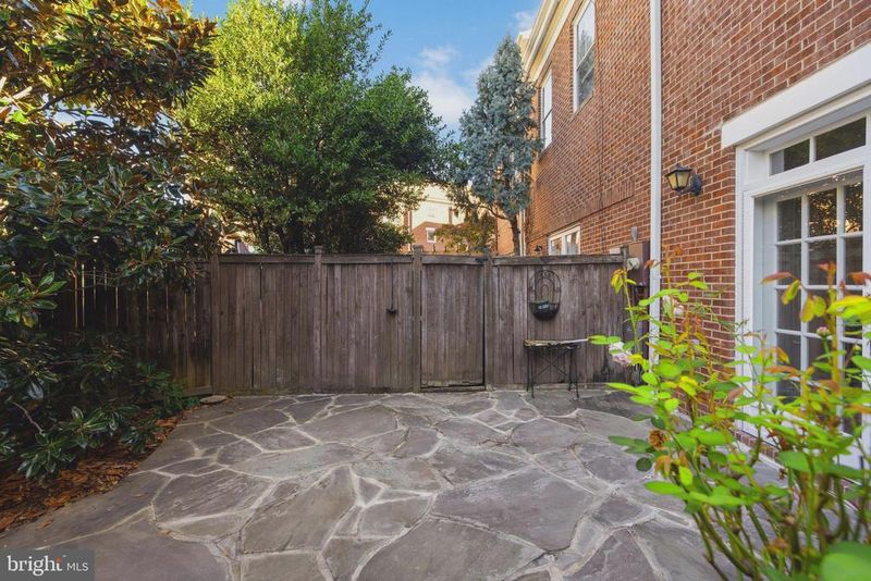 211 S West St S, Alexandria, VA 22314
