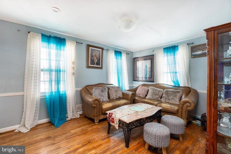 700 Rittenhouse St, Hyattsville, MD 20783