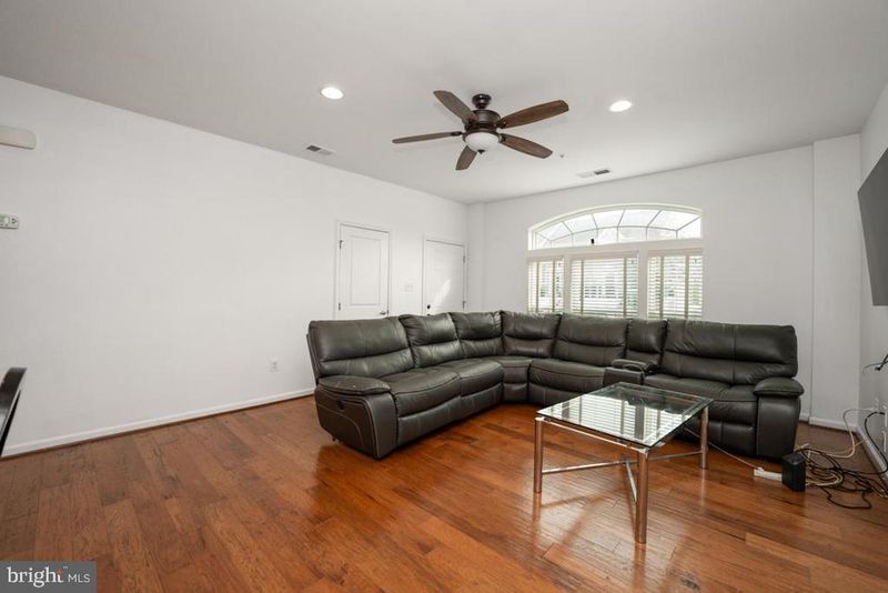 4916 Small Gains Way, Frederick, MD 21703