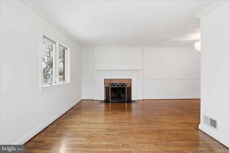 218 E Marshall St, Middleburg, VA 20117