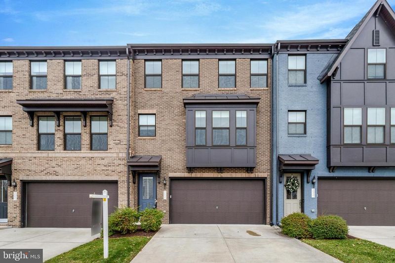 2535 James David Way, Alexandria, VA 22306