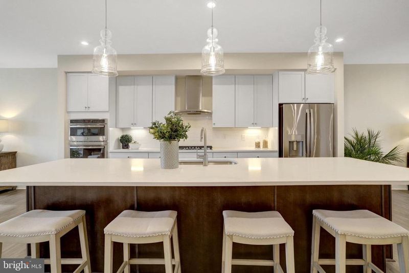 2535 James David Way, Alexandria, VA 22306