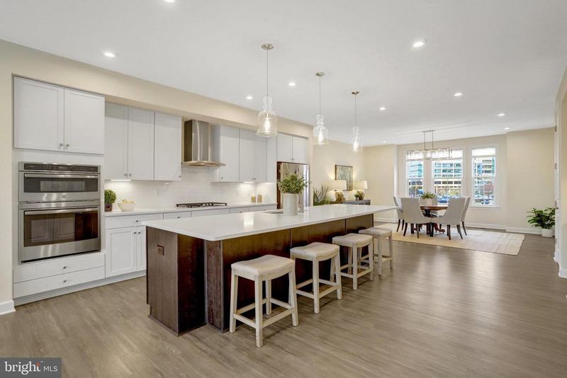 2535 James David Way, Alexandria, VA 22306