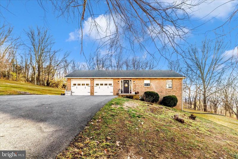 4521 Timbery Dr, Jefferson, MD 21755