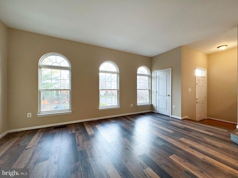 12652 Heron Ridge Dr, Fairfax, VA 22030