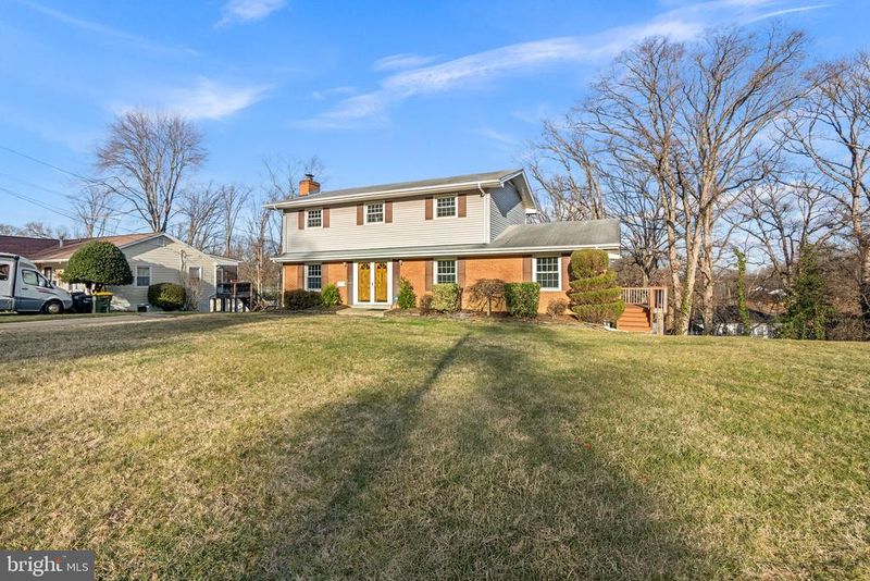 6219 Thornwood Dr, Alexandria, VA 22310