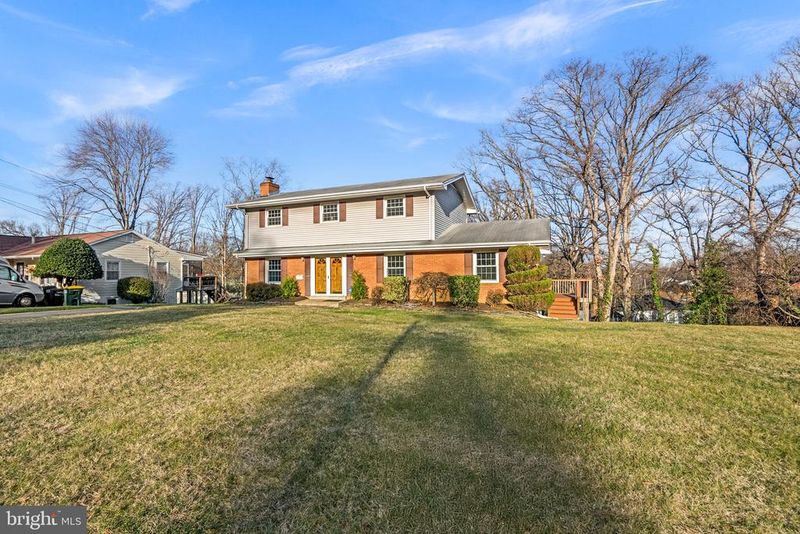 6219 Thornwood Dr, Alexandria, VA 22310
