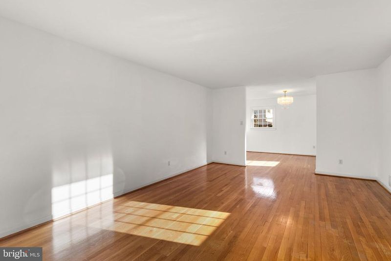 6219 Thornwood Dr, Alexandria, VA 22310