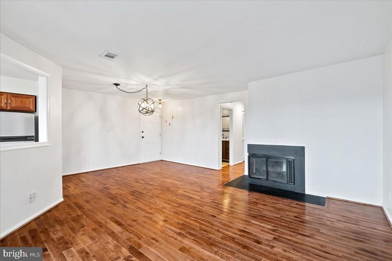 11146 Beaver Trail Ct, Reston, VA 20191