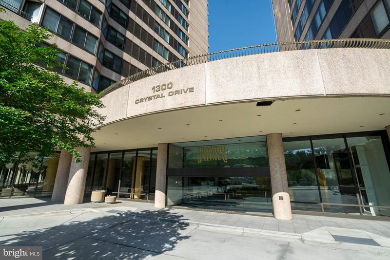 1300 Crystal Dr #1301S, Arlington, VA 22202