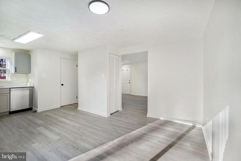 4187 Log Teal Dr, Waldorf, MD 20603