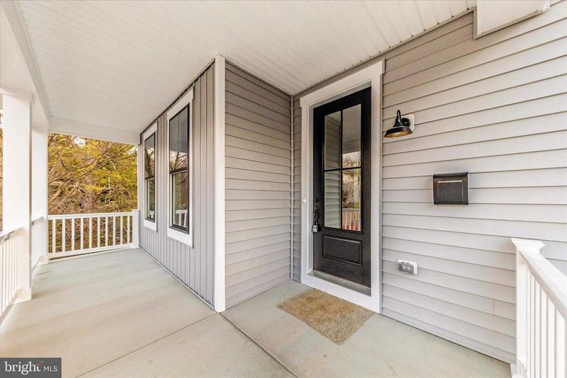 28 E C St, Brunswick, MD 21716