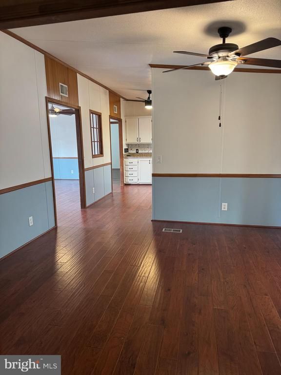 460 Sarah Anne Dr, Lothian, MD 20711