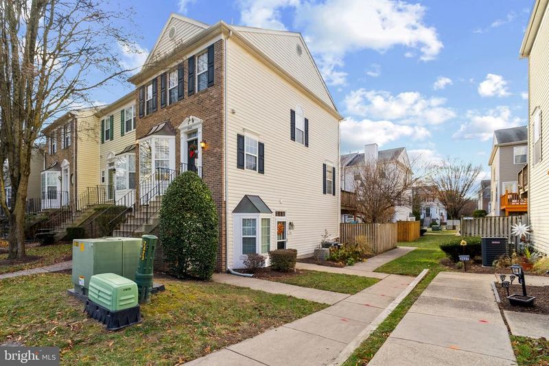 2421 Lizbec Ct #11C, Crofton, MD 21114