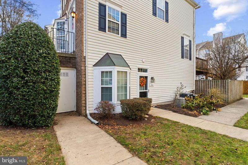 2421 Lizbec Ct #11C, Crofton, MD 21114