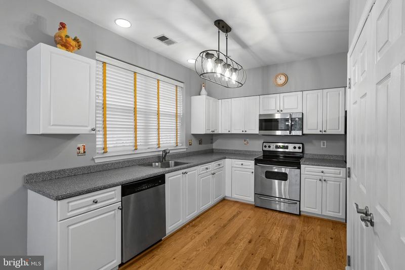 2421 Lizbec Ct #11C, Crofton, MD 21114