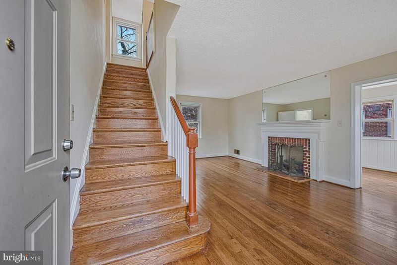 5413 19th Ave, Hyattsville, MD 20782