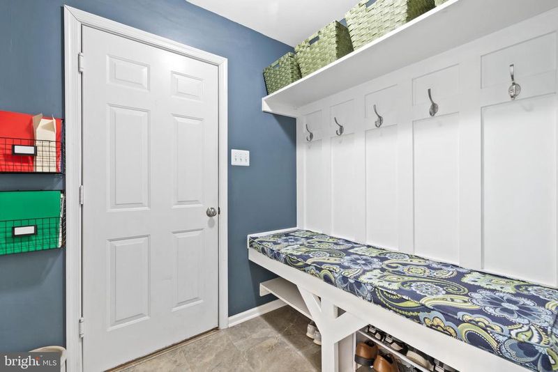 6692 Glen Ln, New Market, MD 21774