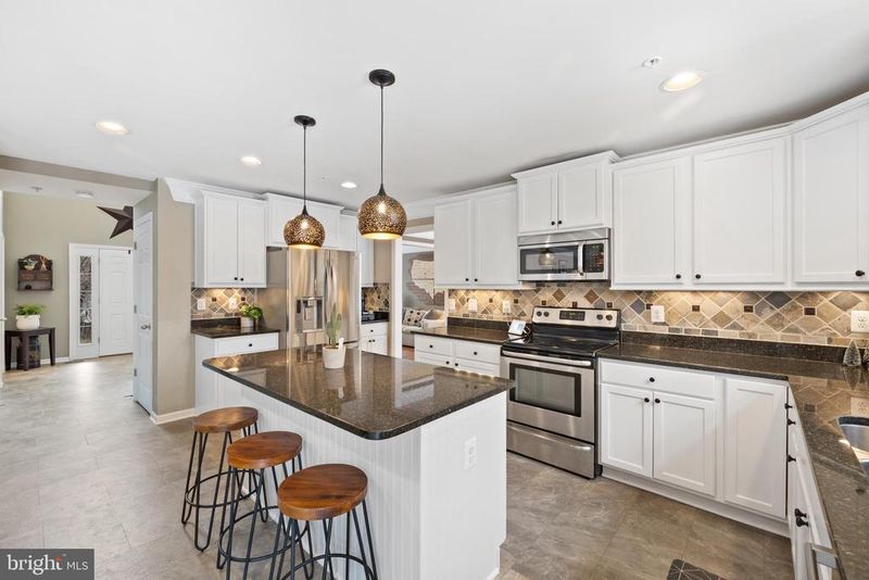 6692 Glen Ln, New Market, MD 21774